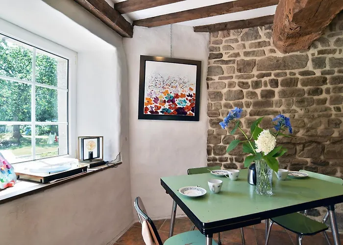 - Avec Grand Jardin Holiday home